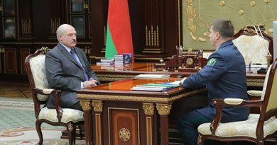 Сенько доложил Лукашенко о результатах работы таможни за прошлый год Сенько доложил Лукашенко о результатах работы таможни за прошлый год