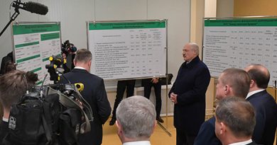 Александр Лукашенко посещает завод газетной бумаги в Шклове Александр Лукашенко посещает завод газетной бумаги в Шклове