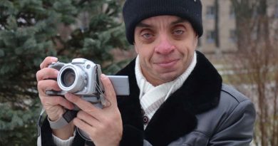 Дмитрий Александров: «То чем занимаюсь, приносит пользу людям» Дмитрий Александров: «То чем занимаюсь, приносит пользу людям»