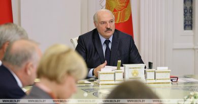 Лукашенко: мы должны идти к дебюрократизации всех систем в стране Лукашенко: мы должны идти к дебюрократизации всех систем в стране