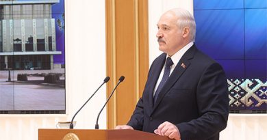 Лукашенко: на ответственных постах не место тем, кто выступал против политического курса страны Лукашенко: на ответственных постах не место тем, кто выступал против политического курса страны