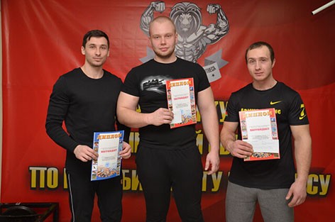 В Быховском ФОЦ 23 февраля отметили соревнованиями по поднятию штанги (фото)