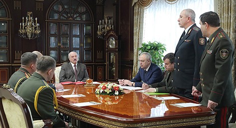 От земли и на перспективу – на что обращал внимание Лукашенко при назначениях в КГБ и МВД