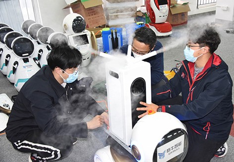В китайском городе Циндао стали использовать роботов-дезинфекторов