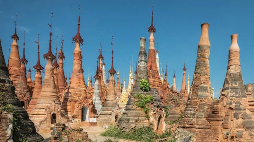 Фотограф сделал завораживающие снимки древних пагод в Мьянме