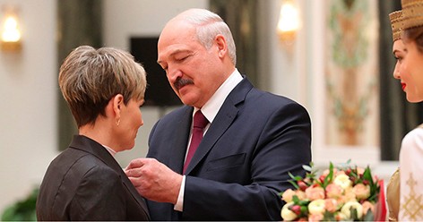 “Спасибо за все, что делаете для страны и народа” – Лукашенко вручил госнаграды и генеральские погоны