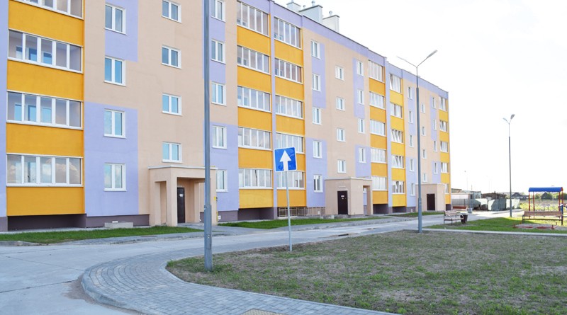 В Быхове счастливых новоселов принимает новый 60-квартирный дом