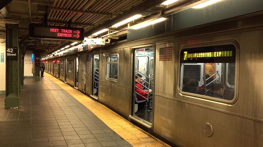 Впервые в истории метро Нью-Йорка закрыли на дезинфекцию