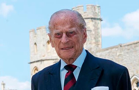 Королевская семья опубликовала новое фото принца Филиппа в честь его 99-летия