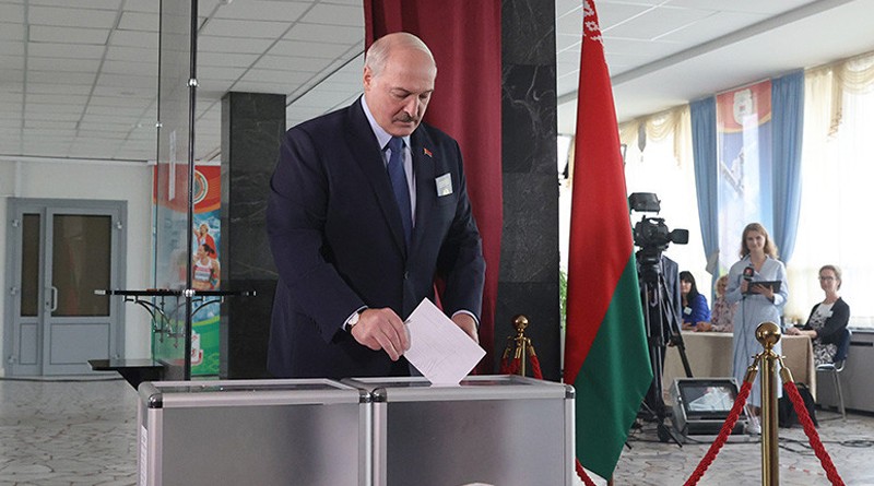 Лукашенко проголосовал на президентских выборах