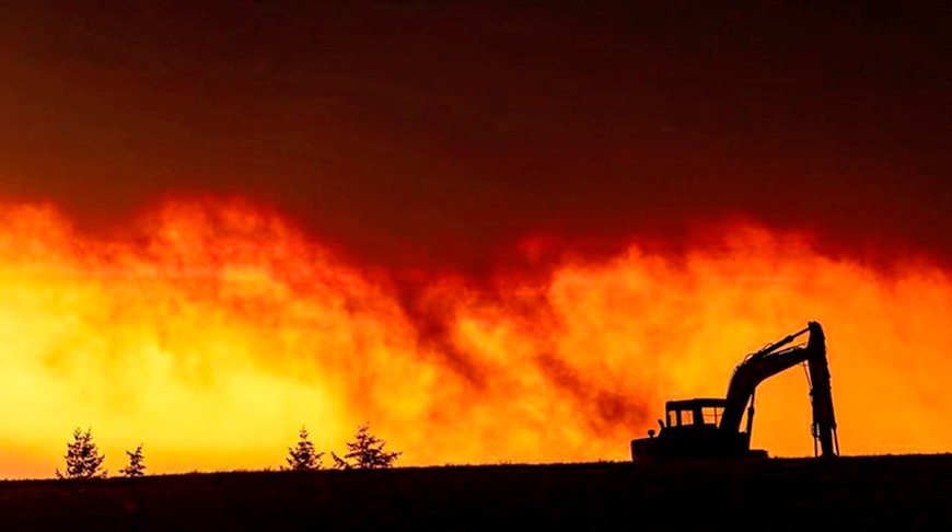 Жертвами лесных пожаров в США стали уже 23 человека (фото)
