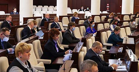 Депутаты приняли во втором чтении поправки в закон о госсимволах
