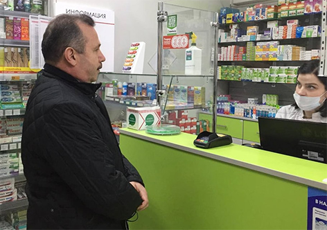 Сенатор Виктор Ананич провел в Быховском районе мониторинг цен на продукты питания и лекарства