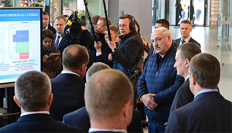 Лукашенко требует навести порядок в работе продовольственных рынков и обеспечить доступ для фермеров