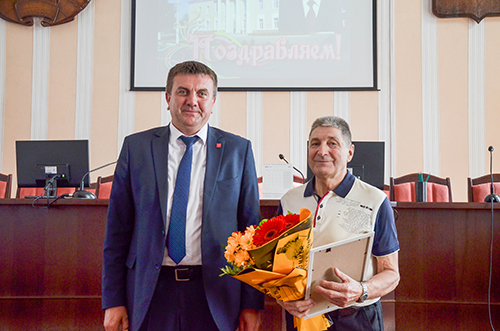 Валерия  Шкапцова поздравили с 70-летним юбилеем