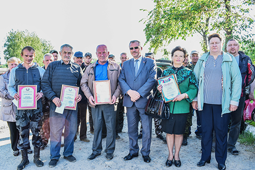 Автограф мелиораторов на родной земле