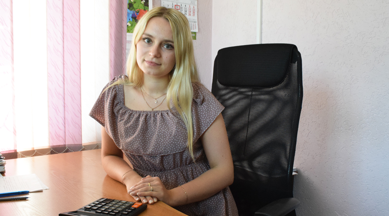 Впервые свой профессиональный праздник — День экономиста — Виктория Музычина проведет на рабочем месте