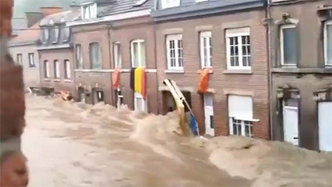 Грязевой поток смывал все на своем пути. На юге Бельгии – сильнейшее наводнение