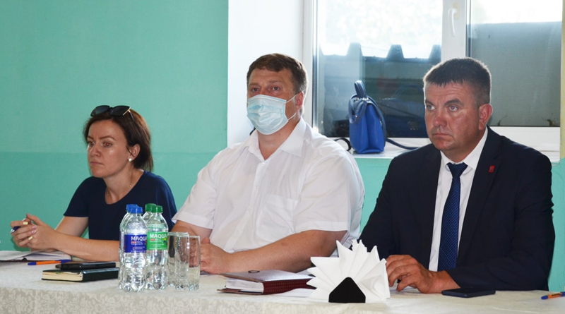 Председатель райисполкома Дмитрий Мартинович встретился с тружениками филиала «Белмит» ЗАО «Серволюкс Агро»