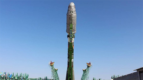 Ракета-носитель “Союз-2.1б” со спутниками OneWeb установлена на стартовой площадке Байконура