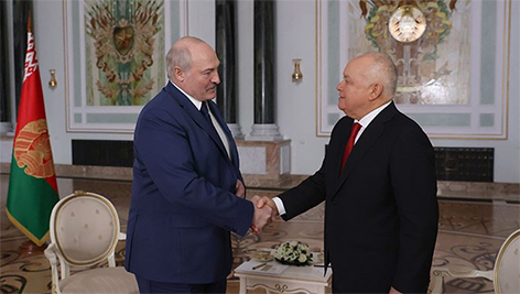 Лукашенко дал интервью гендиректору МИА “Россия сегодня” Дмитрию Киселеву