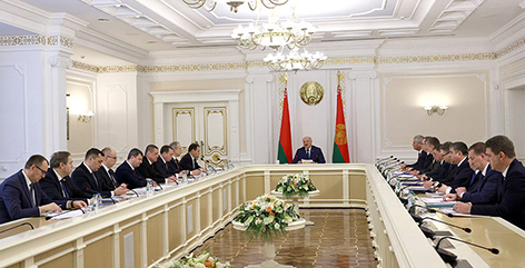 Предлагается серьезная корректировка норм по земельным отношениям. Лукашенко поставил принципиальные вопросы