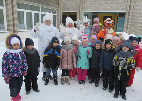 Работники Быховского РЦК провели игровую программу «Зимние забавы» для воспитанников детского сада №1 (фотофакт)