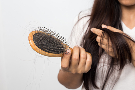 Доктор Мясников назвал лекарства, которые провоцируют выпадение волос