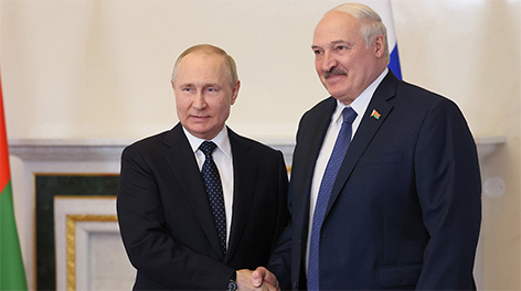 “Дорожу открытыми и доверительными отношениями”. Лукашенко поздравил Путина с юбилеем