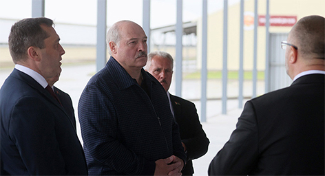 Лукашенко продолжает региональную рабочую поездку по сельхозтематике