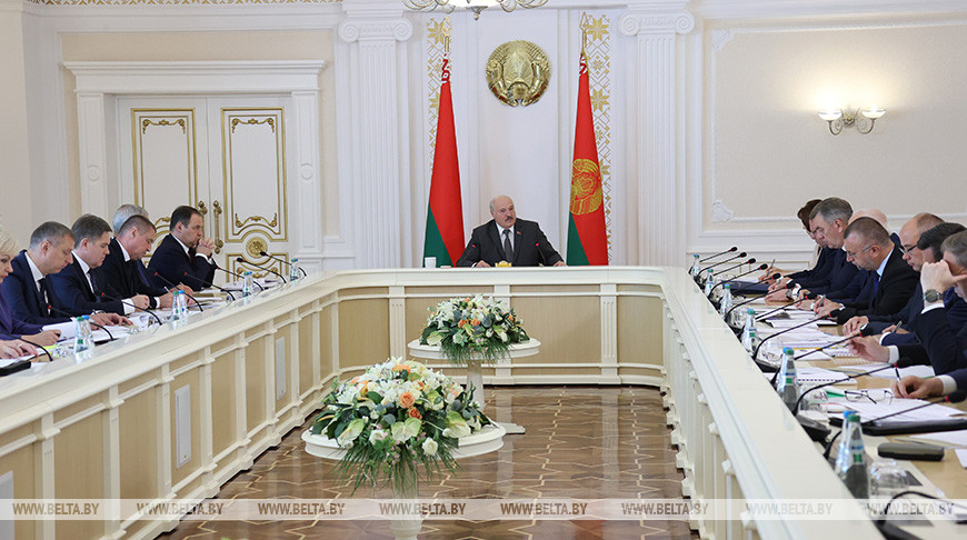 Лукашенко: Беларусь не планирует экспортировать зерновые