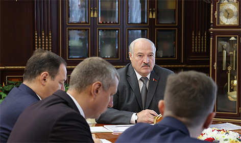 У Лукашенко обсуждают создание белорусских портовых мощностей в России