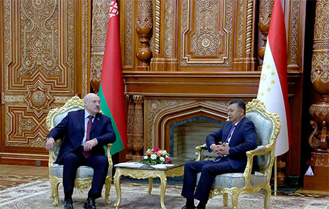 Лукашенко: в Беларуси полны решимости активизироваться в торговле с Таджикистаном