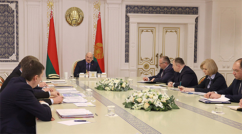 Лукашенко: негативные тенденции по экспорту удалось преодолеть, но успокаиваться нельзя