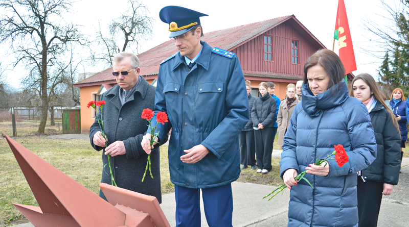 В Быхове прошел митинг-реквием, приуроченный к годовщине трагедии в Хатыни (фото)