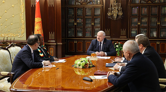 Лукашенко заявил о готовности Беларуси к тесному сотрудничеству с Зимбабве
