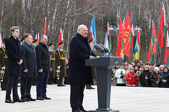 Лукашенко о положении в экономике: мы не рухнули и не рухнем