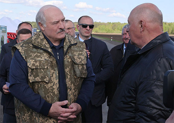 Лукашенко о дисциплине в регионах: наступает железная диктатура
