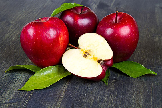 Кому и почему нельзя есть яблоки