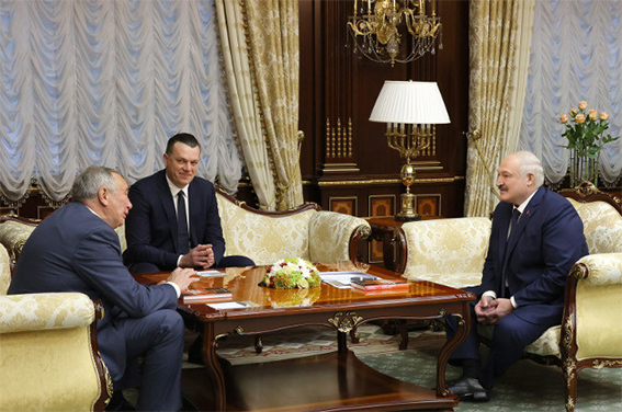 Лукашенко встретился с президентом Федерации тенниса России Тарпищевым