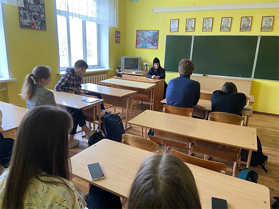 В средней школе №1 г.Быхова прошла встреча настоятельницы Барколабовского женского монастыря Матушкой Ангелиной
