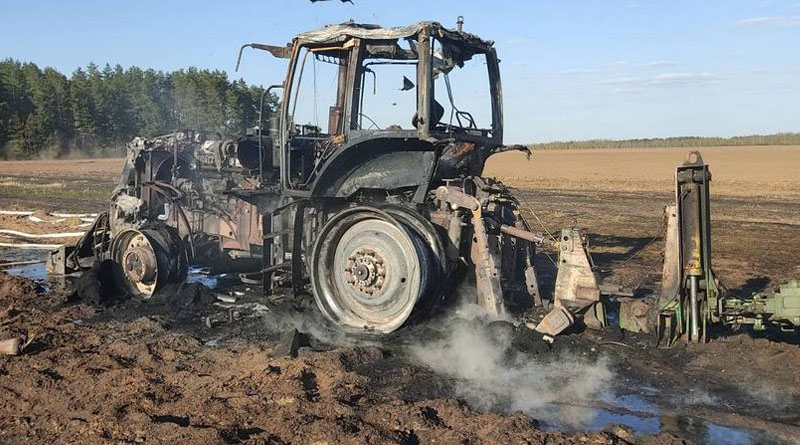 В Быховском районе горел трактор