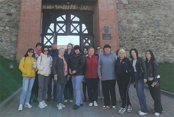 Экскурсионную поездку на Гродненщину совершили работники гимназии г.Быхова