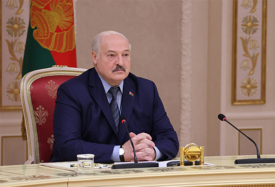 Лукашенко: Беларусь и Россия пока терпят выходки безумцев из руководства стран Запада, но всему есть предел