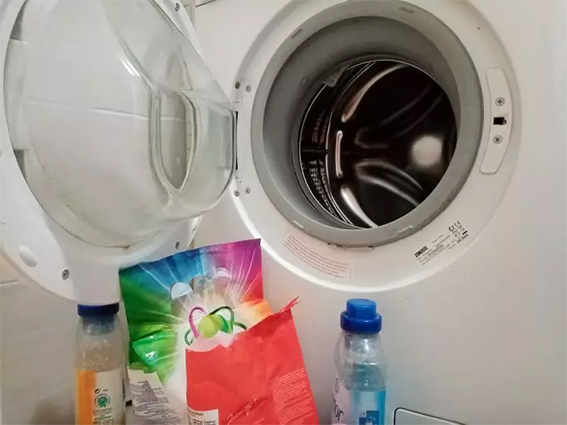 Как нужно стирать кухонные полотенца: способ для въевшихся пятен