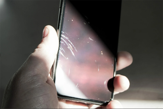 Возможно ли использовать смартфон, если его экран разбит или поврежден?