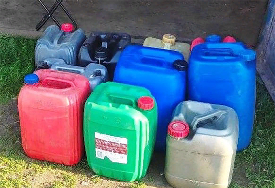 В гараже жителя Быховского района обнаружено 245 литров окрашенного дизтоплива