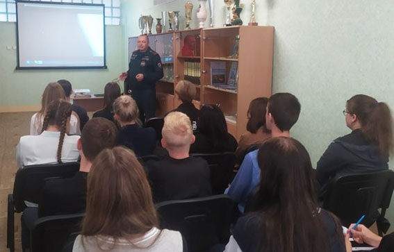 Учащиеся гимназии г.Быхова познакомились с учебным процессом университета МЧС
