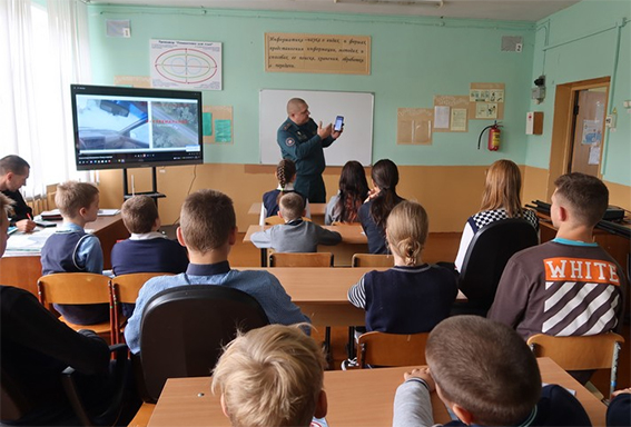 Сотрудники РОЧС встретились с учащимися школ Быховщины