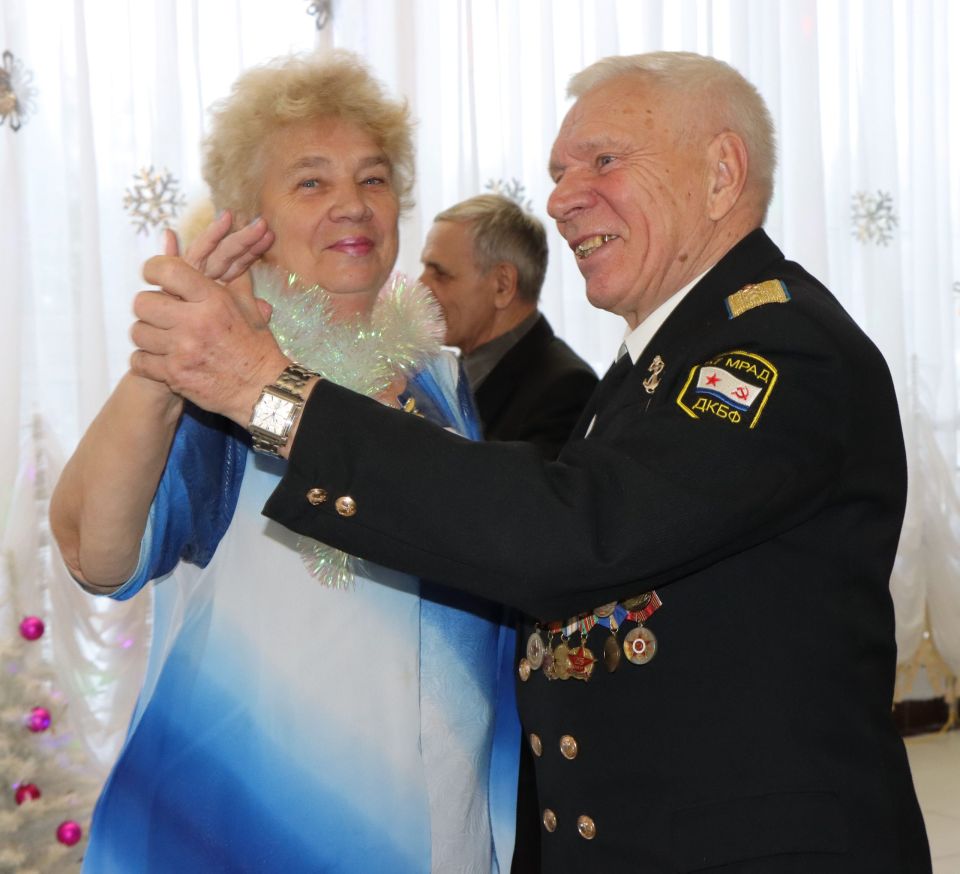 В Быхове состоялся рождественский бал для пожилых людей (ФОТО)